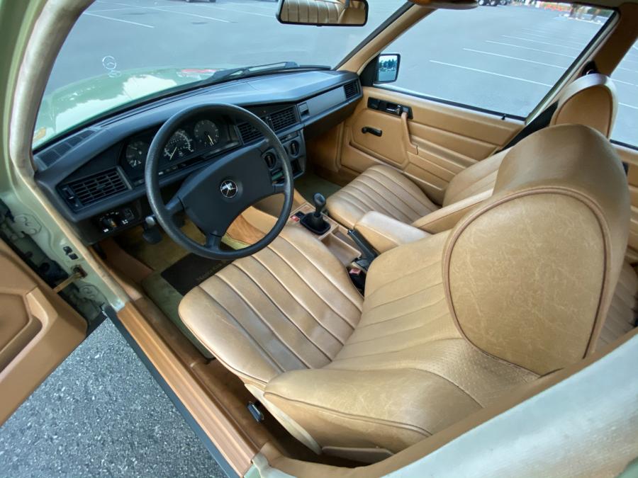 Интерьер Mercedes-Benz 190 D (W124) 1984 года  (NA) (фото 81 из 240)